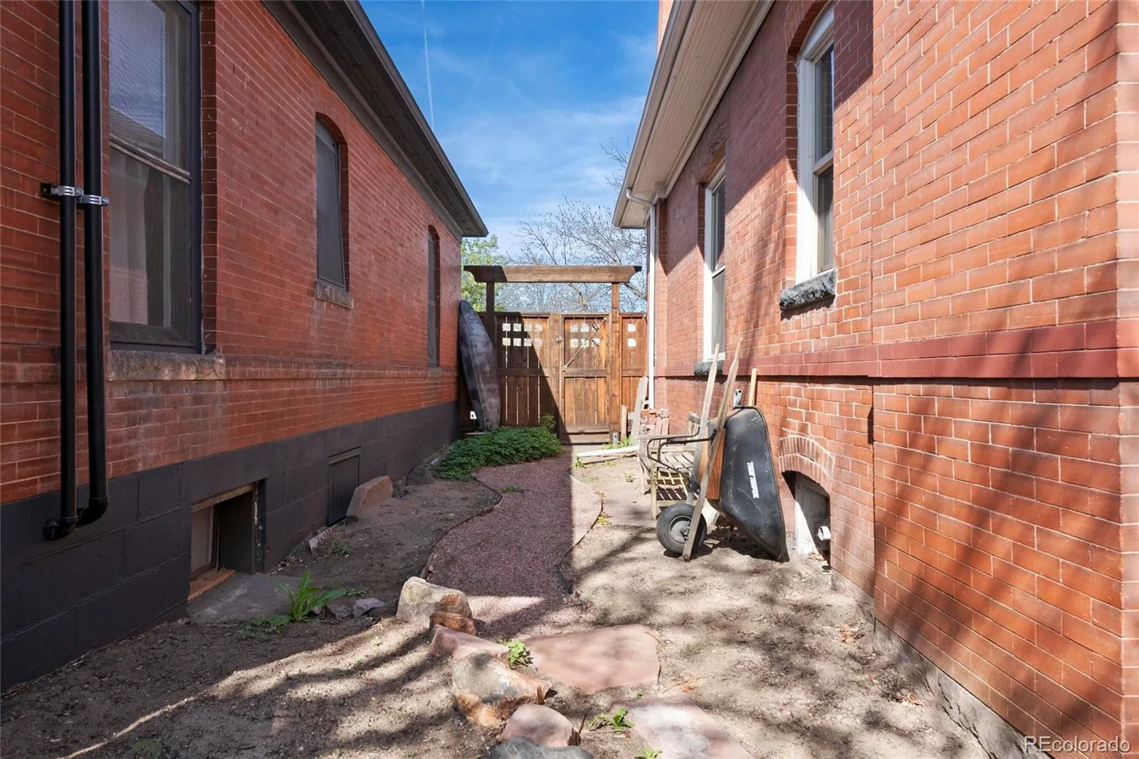 328 S Lincoln Street Denver CO 80209 MLS #REC1674859 06042026140149 1600 27
