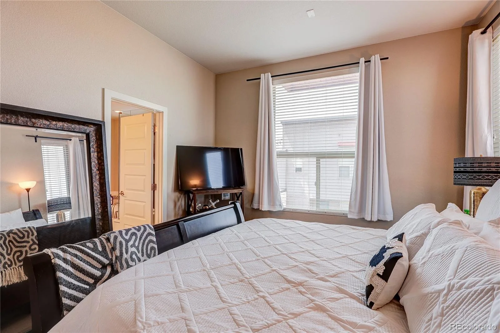 8863 E 55th Avenue Denver CO 80238 | MLS #REC1680544 08082026181553 1600 26