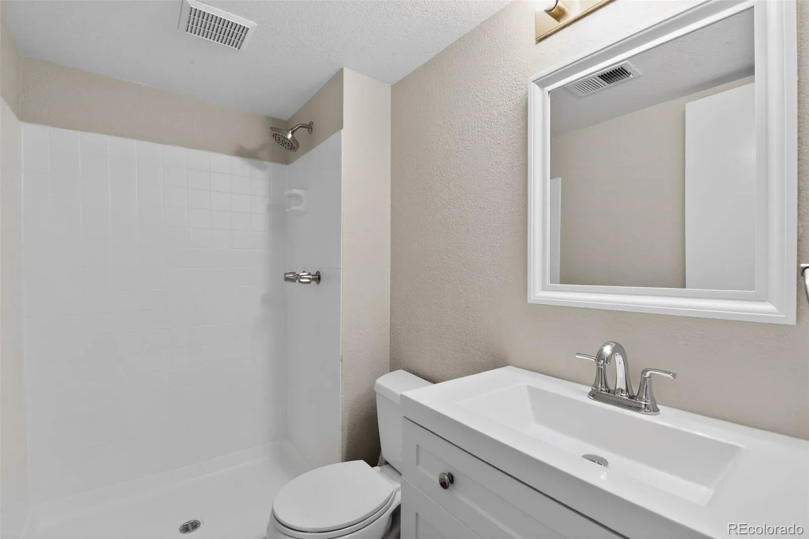12366 W Nevada Place #204 Lakewood CO 80228 MLS #REC1681353 04012026161206 1600 17
