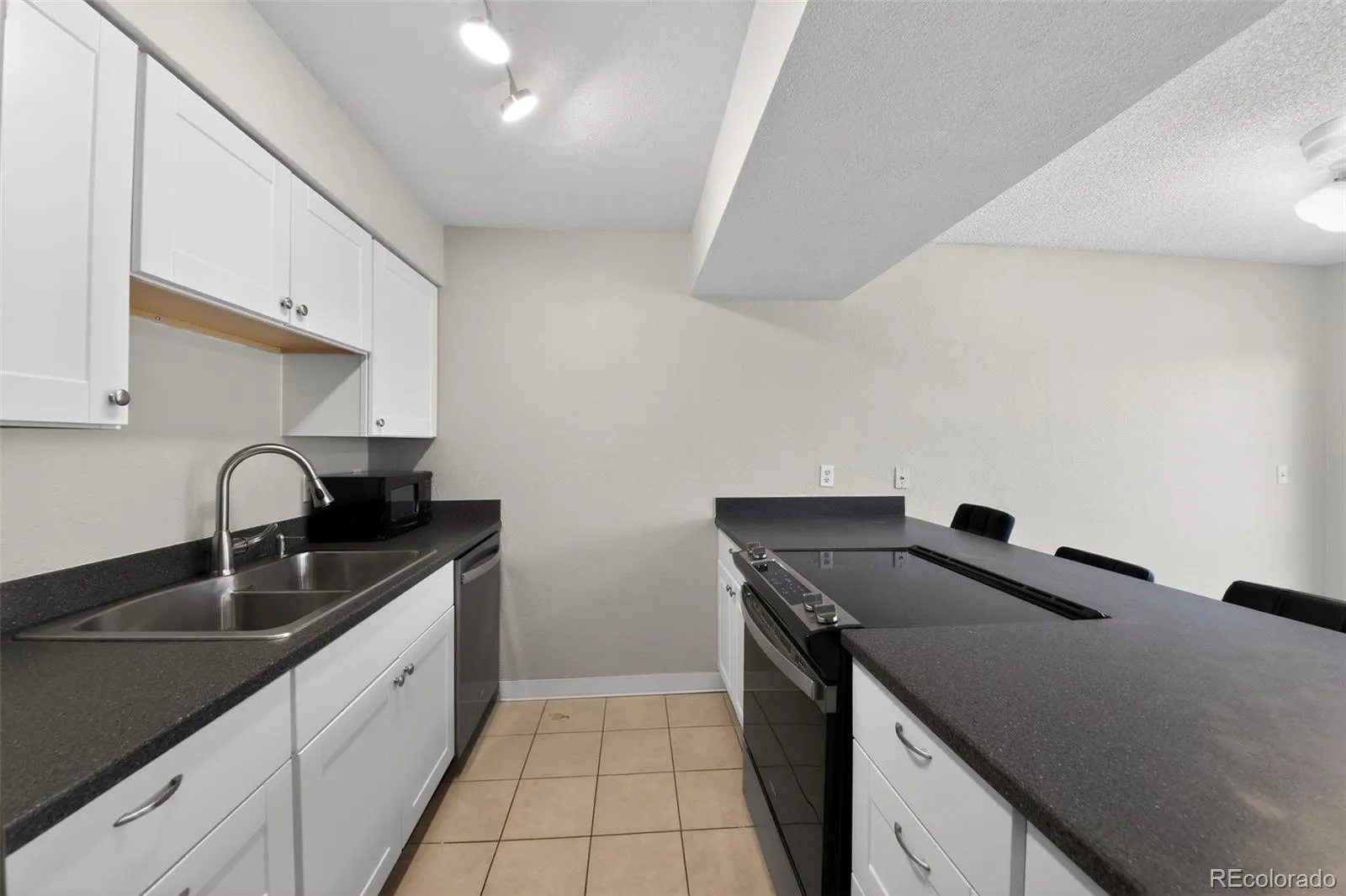 12366 W Nevada Place #204 Lakewood CO 80228 MLS #REC1681353 04012026161206 1600 6