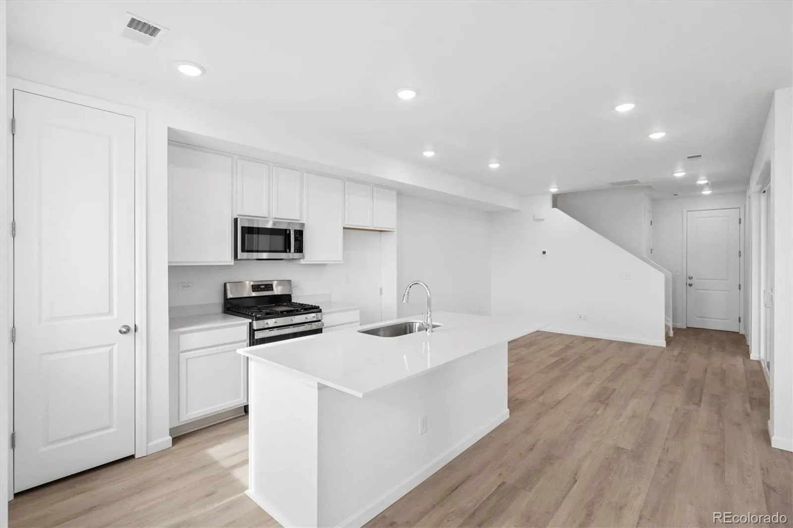 24121 E 30th Place Aurora CO 80019 | MLS #REC1685595 08212026192748 1600 1