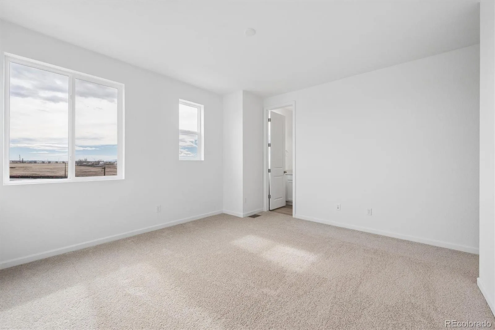 24121 E 30th Place Aurora CO 80019 | MLS #REC1685595 08212026192748 1600 14