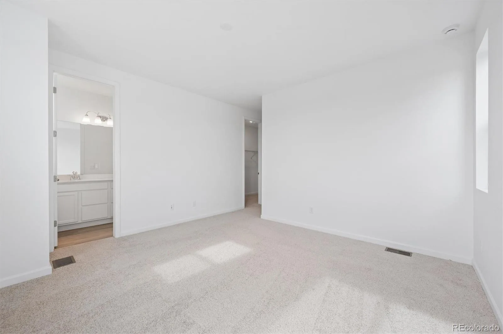24121 E 30th Place Aurora CO 80019 | MLS #REC1685595 08212026192748 1600 15