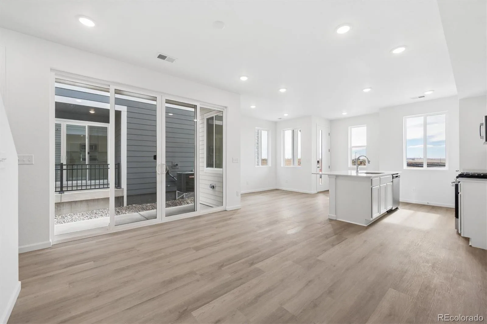 24121 E 30th Place Aurora CO 80019 | MLS #REC1685595 08212026192748 1600 7
