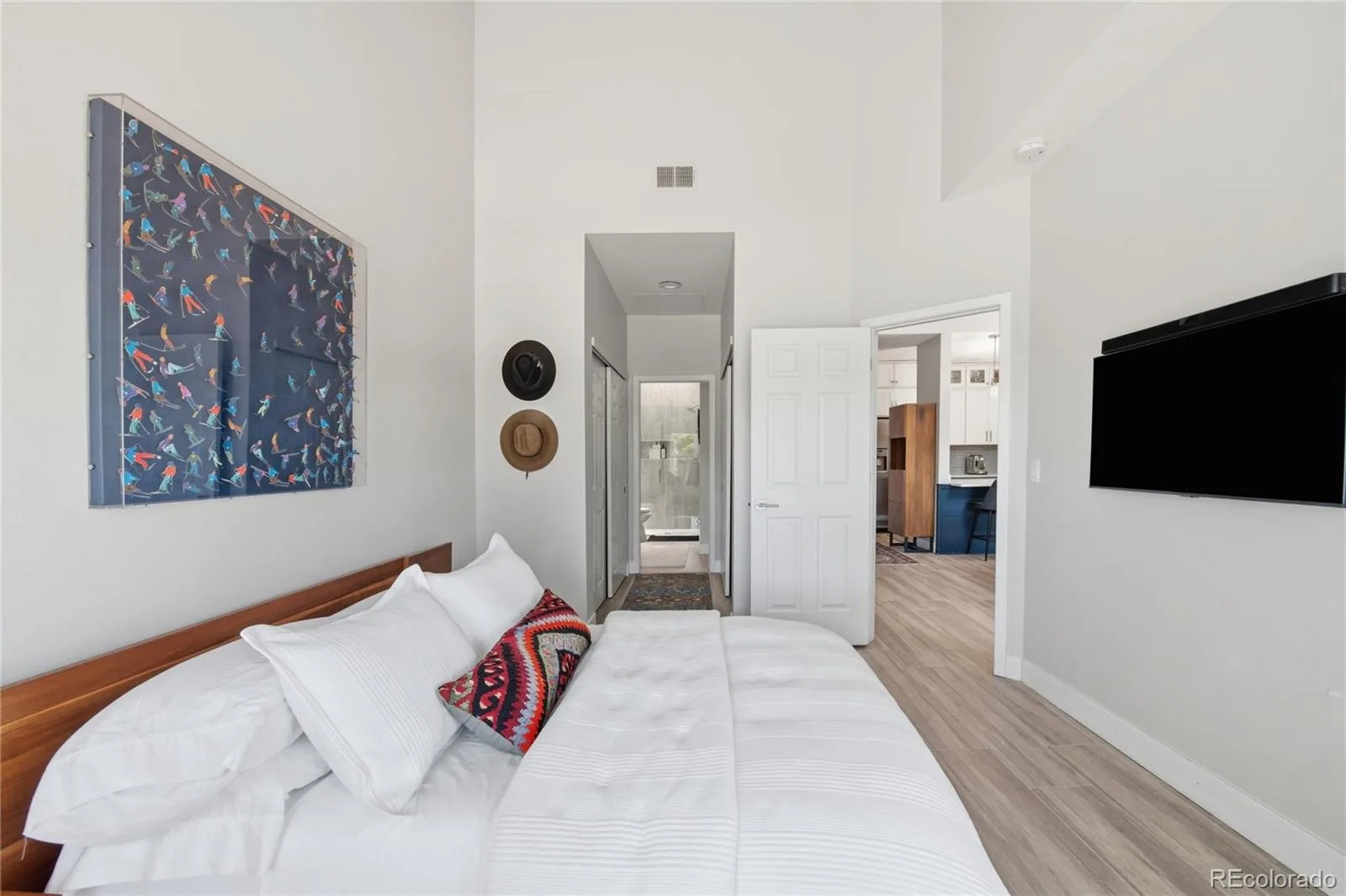 1000 E 1st Avenue #404 Denver CO 80218 MLS #REC1688631 06192026034640 1600 19