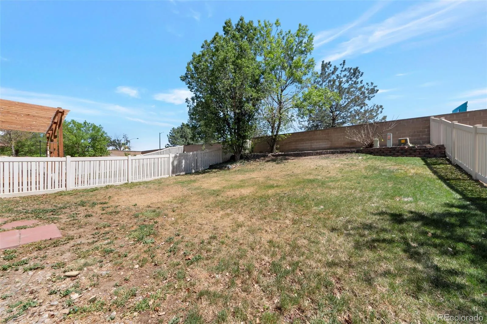 10742 Dayton Way Commerce City CO 80640 | MLS #REC1689957 05192026010443 1600 13