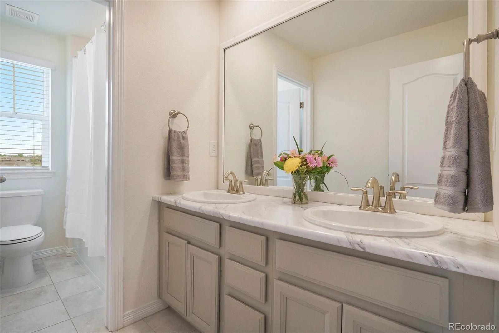 8078 S Yantley Court Aurora CO 80016 MLS #REC1691842 04162026180859 1600 18