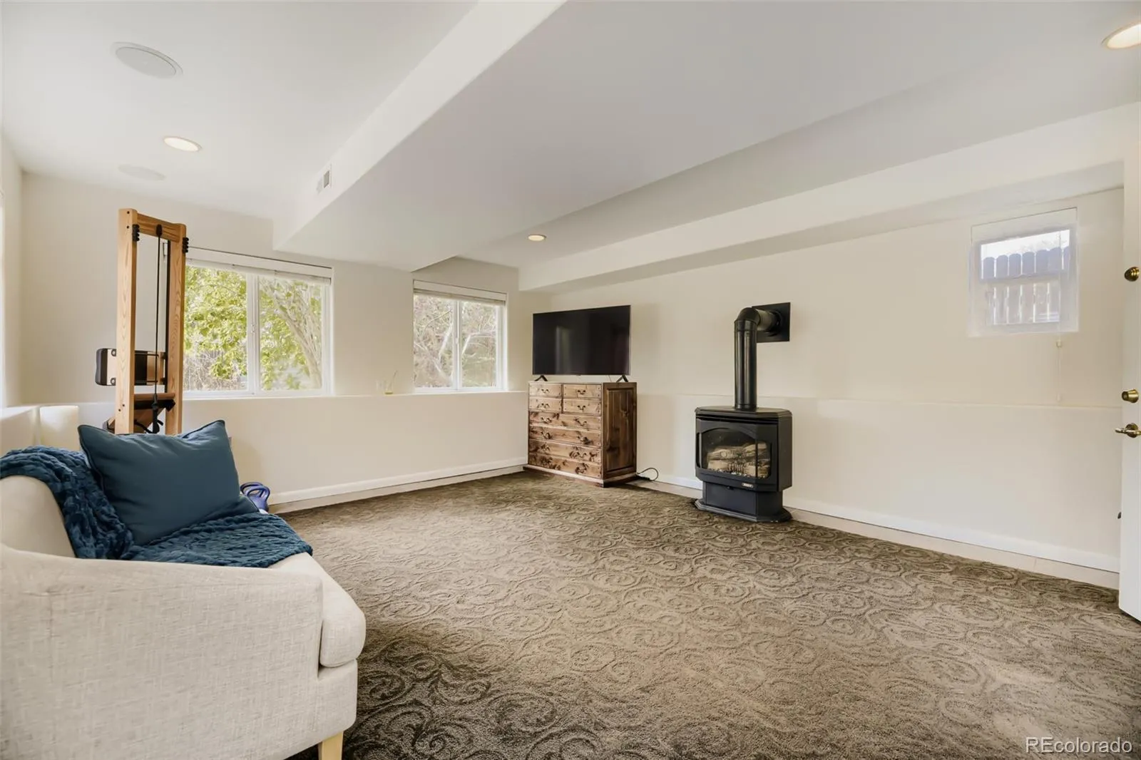 04152026235255 1600 30