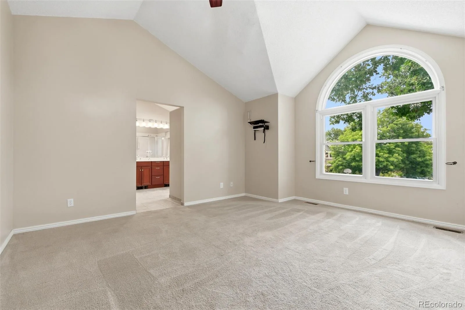 3237 S Espana Circle Aurora CO 80013 | MLS #REC1700806 08202026164501 1600 19