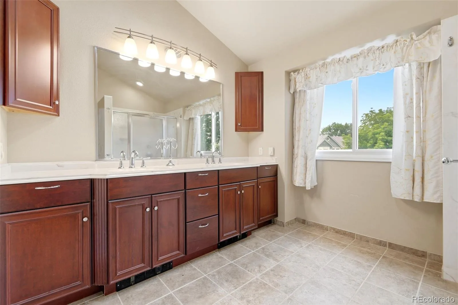 3237 S Espana Circle Aurora CO 80013 | MLS #REC1700806 08202026164501 1600 21