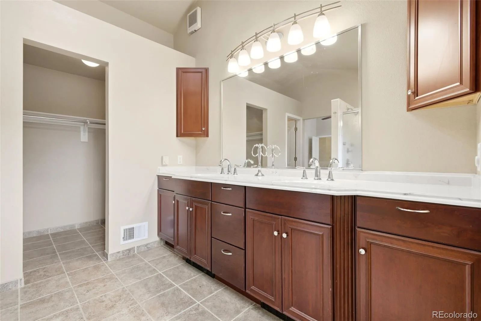3237 S Espana Circle Aurora CO 80013 | MLS #REC1700806 08202026164501 1600 23