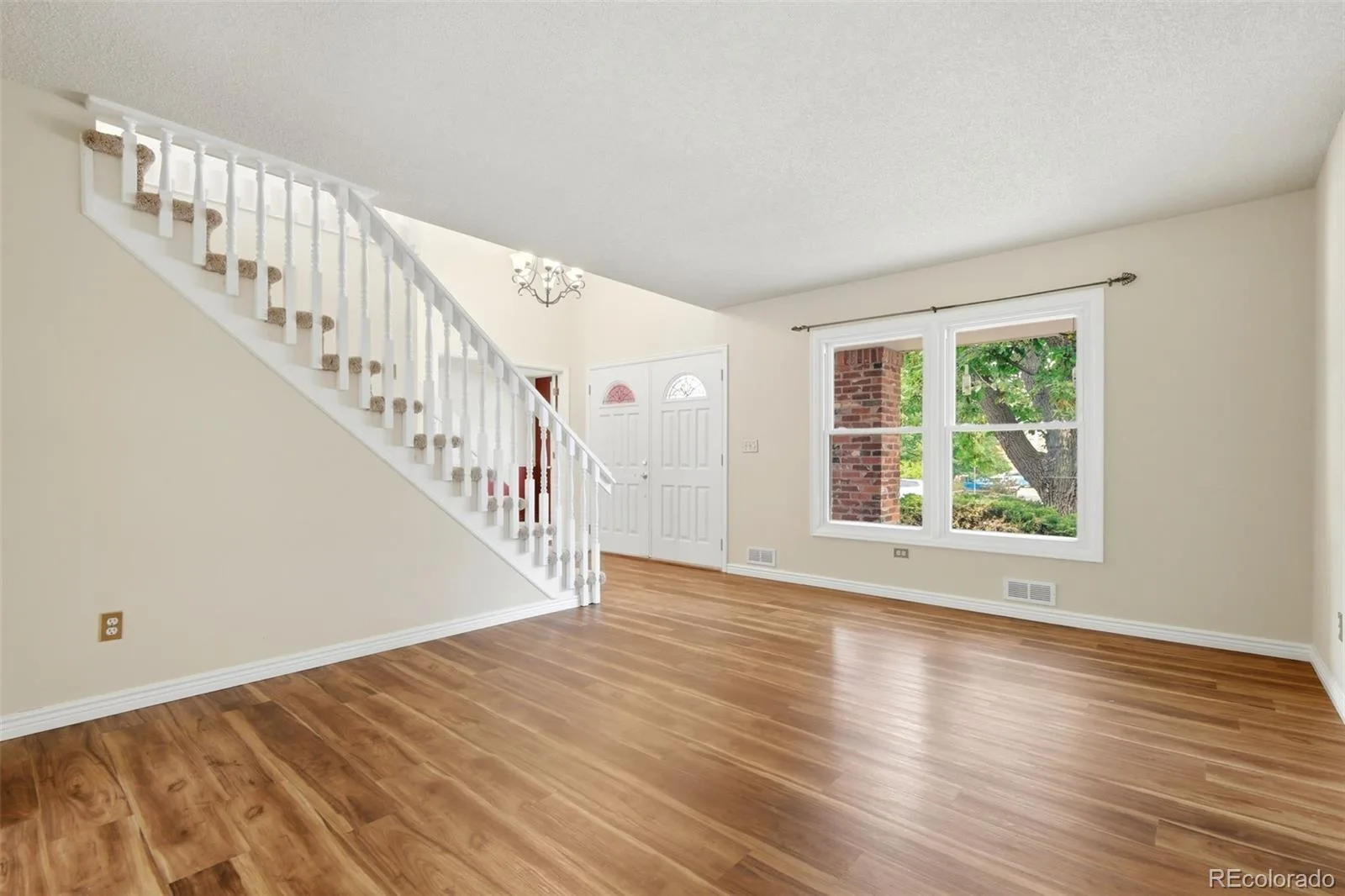 3237 S Espana Circle Aurora CO 80013 | MLS #REC1700806 08202026164501 1600 7