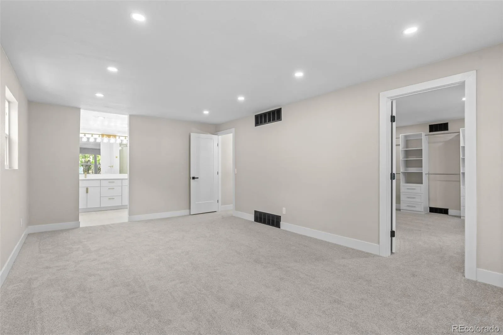 2099 S Hoyt Way Denver CO 80227 | MLS #REC1703920 07312026024703 1600 18