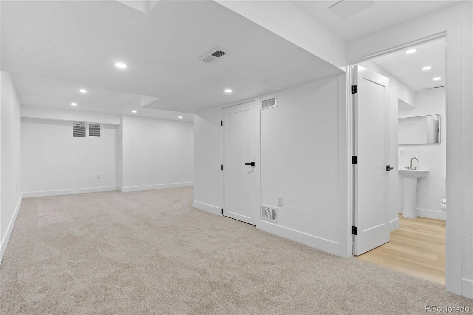 2099 S Hoyt Way Denver CO 80227 | MLS #REC1703920 07312026024703 1600 29