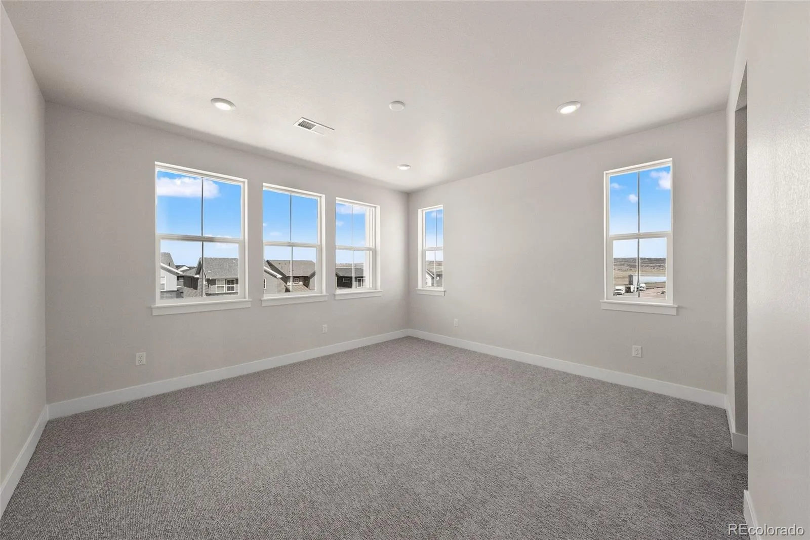 8741 Whiteclover Street Littleton CO 80125 | MLS #REC1715661 06022026062024 1600 27