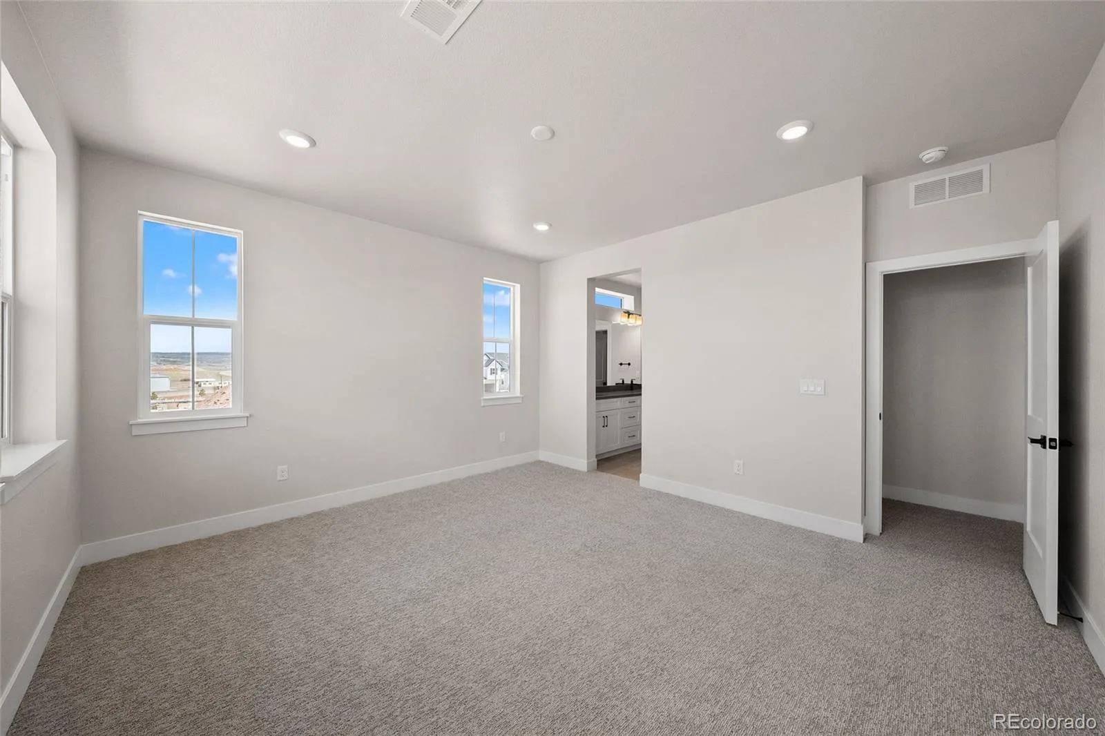 8741 Whiteclover Street Littleton CO 80125 | MLS #REC1715661 06022026062024 1600 28