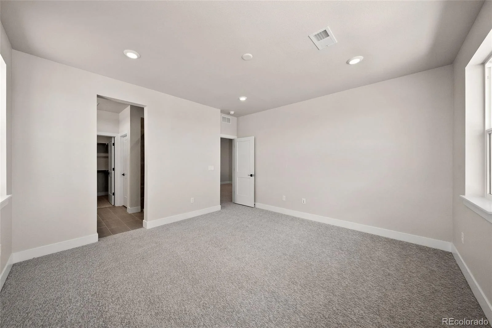 8741 Whiteclover Street Littleton CO 80125 | MLS #REC1715661 06022026062024 1600 29