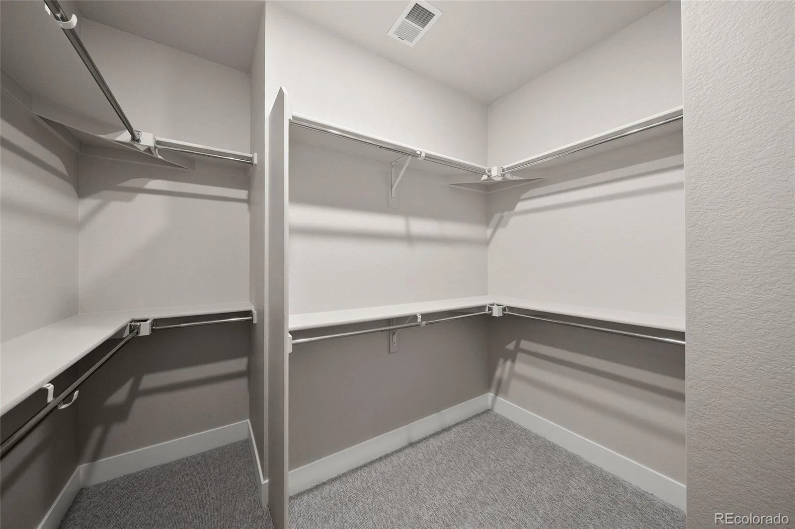 8741 Whiteclover Street Littleton CO 80125 | MLS #REC1715661 06022026062024 1600 34