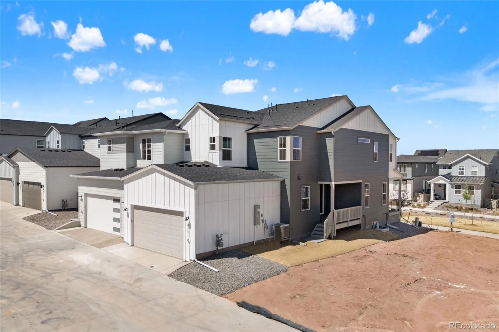 8741 Whiteclover Street Littleton CO 80125 | MLS #REC1715661 06022026062024 1600 39