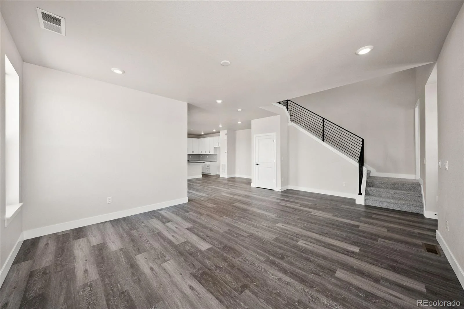 8741 Whiteclover Street Littleton CO 80125 | MLS #REC1715661 06022026062024 1600 4