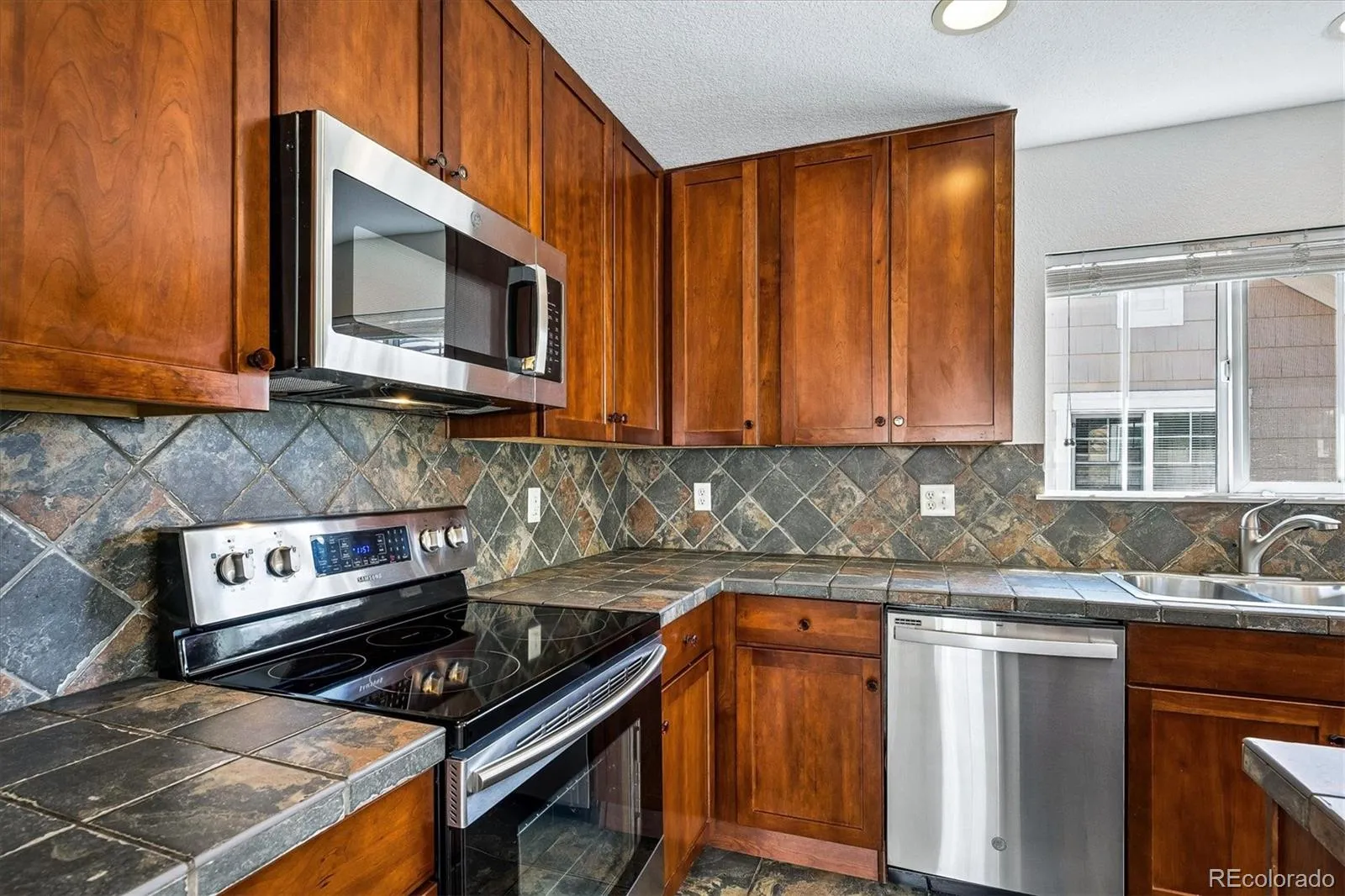 11881 Bolton Circle Parker CO 80134 | MLS #REC1717609 05122026225052 1600 8