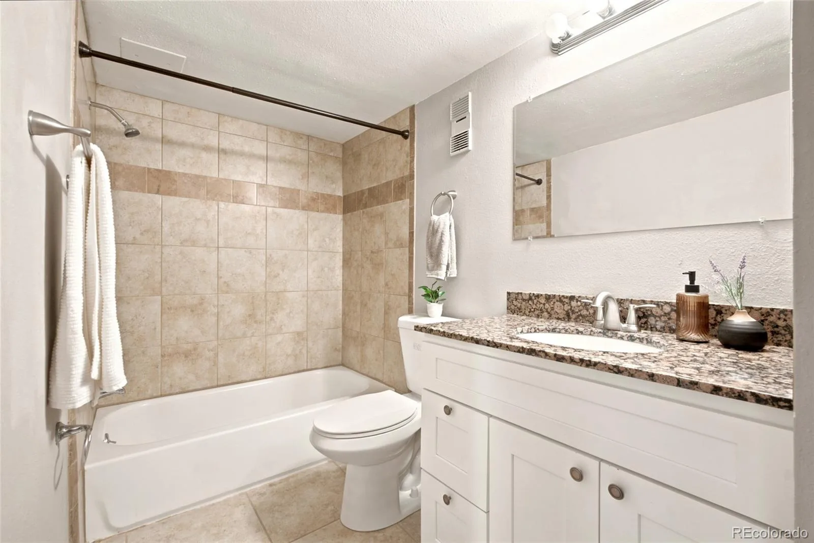 381 S Ames Street #E203 Lakewood CO 80226 | MLS #REC1718166 08272026144506 1600 16