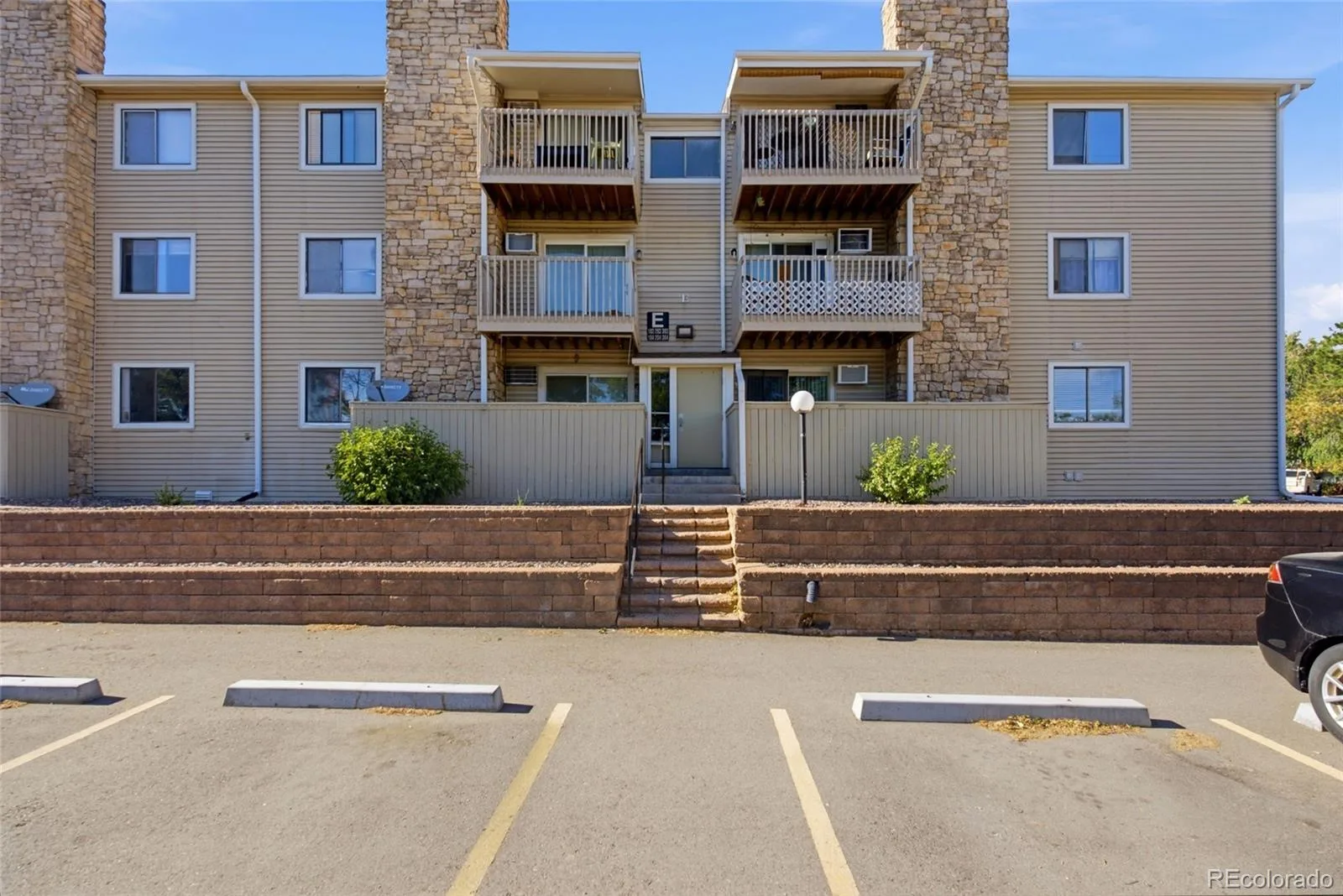 381 S Ames Street #E203 Lakewood CO 80226 | MLS #REC1718166 08272026144506 1600 19