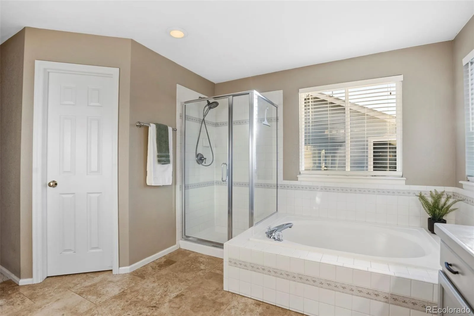 6668 S Killarney Court Aurora CO 80016 | MLS #REC1719043 08032026203147 1600 25