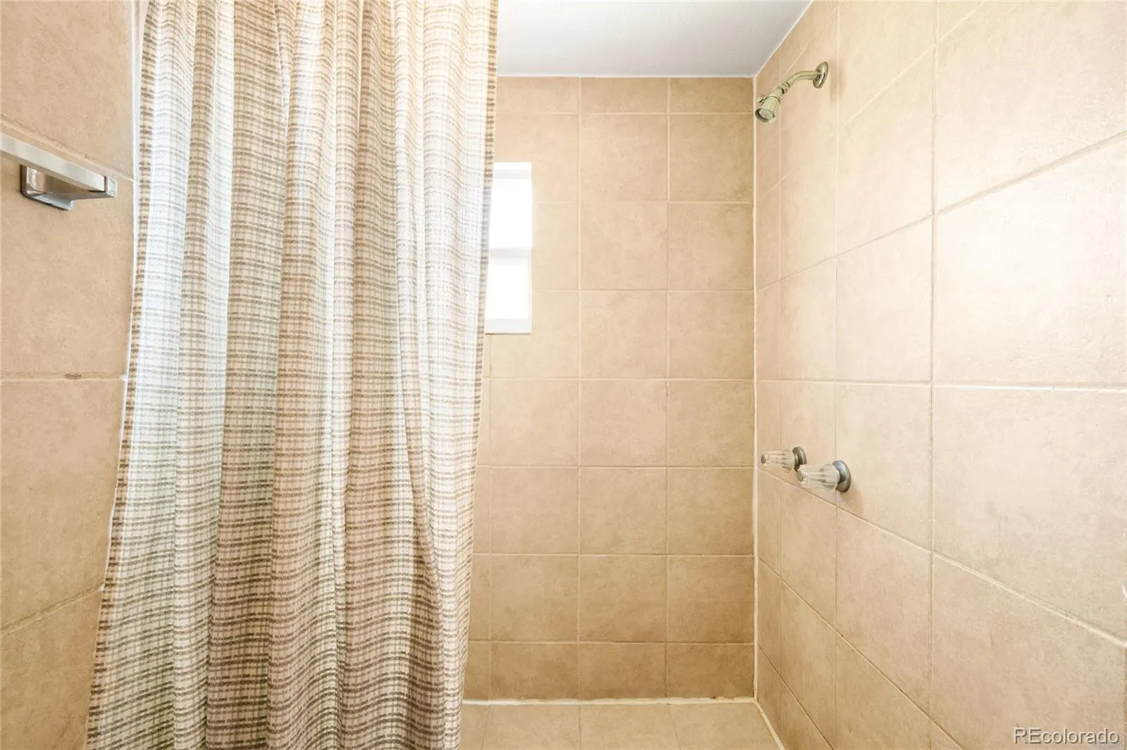 04162026221208 1600 16