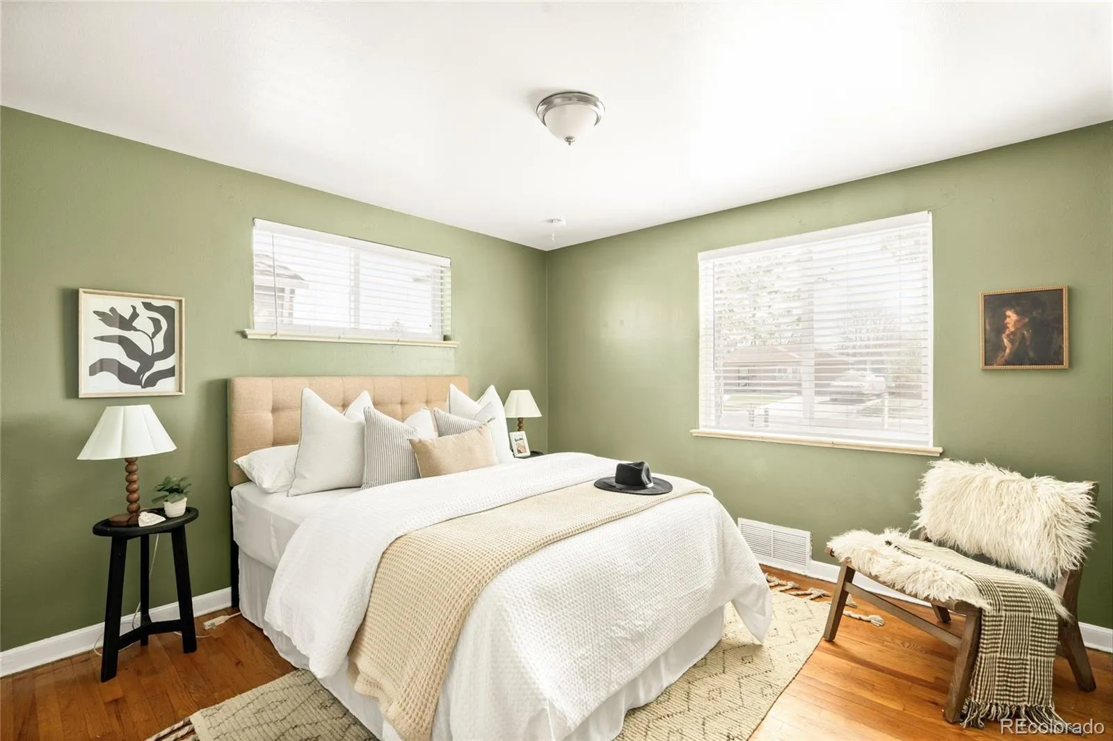 04162026221208 1600 18