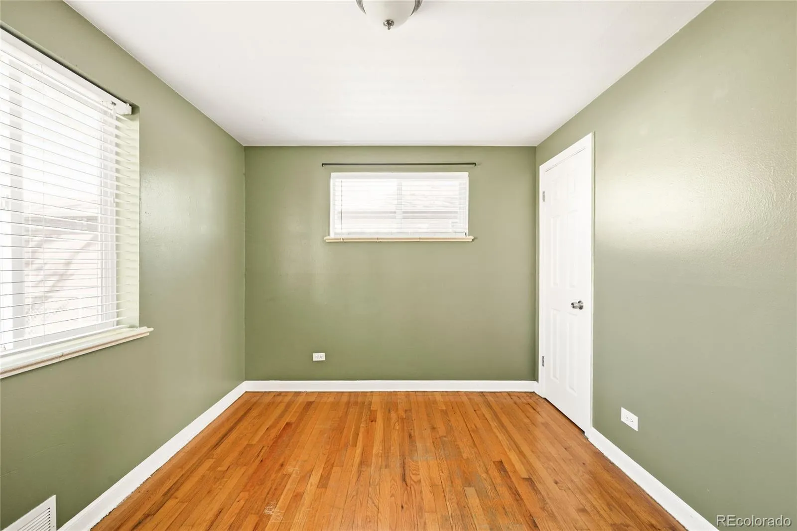 04162026221208 1600 22