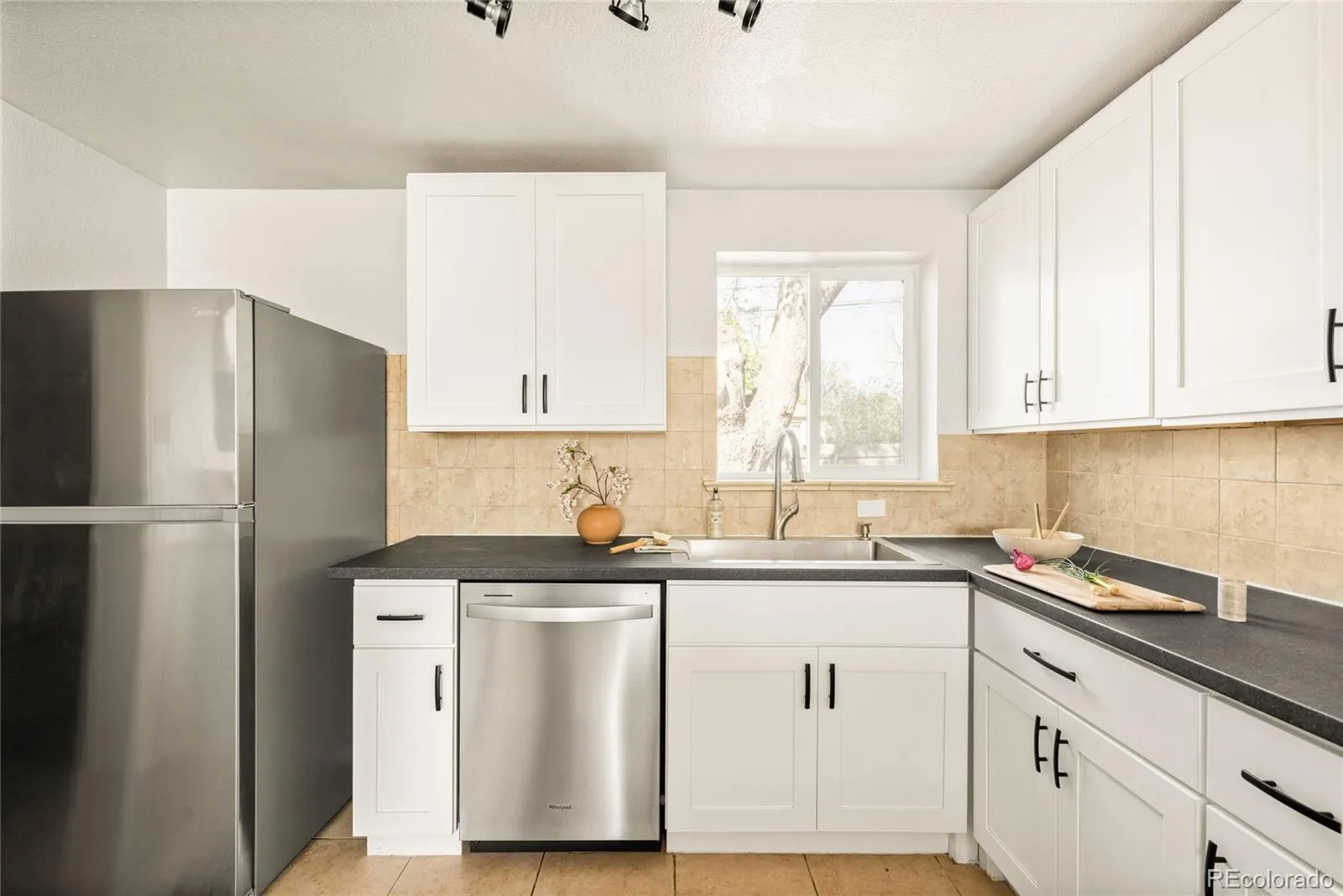 04162026221208 1600 9