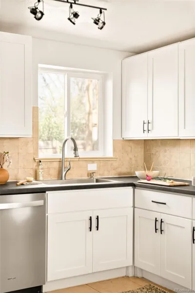 04162026221208 800 12