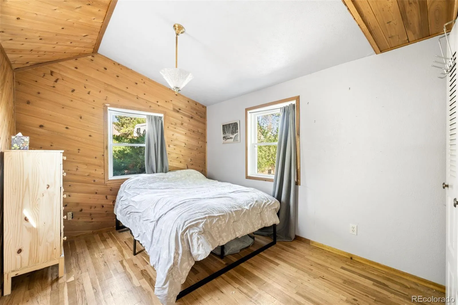 994 Welch Street Lakewood CO 80401 MLS #REC1727840 04292026205220 1600 12