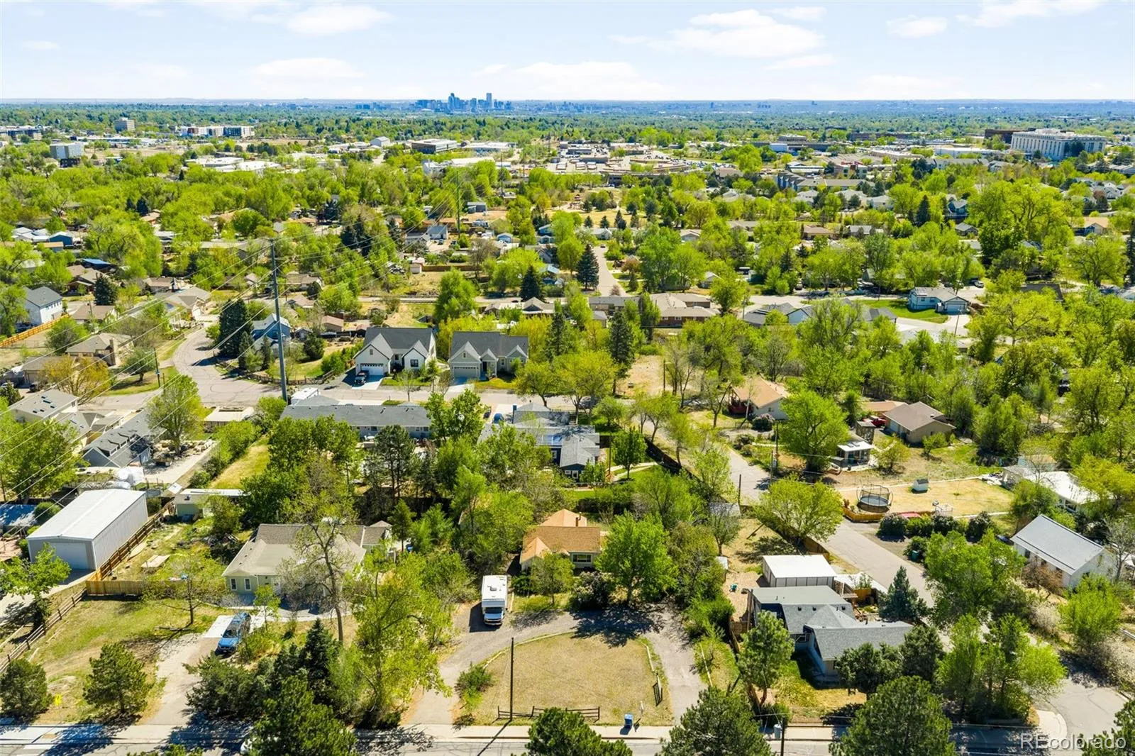 994 Welch Street Lakewood CO 80401 MLS #REC1727840 04292026205220 1600 26