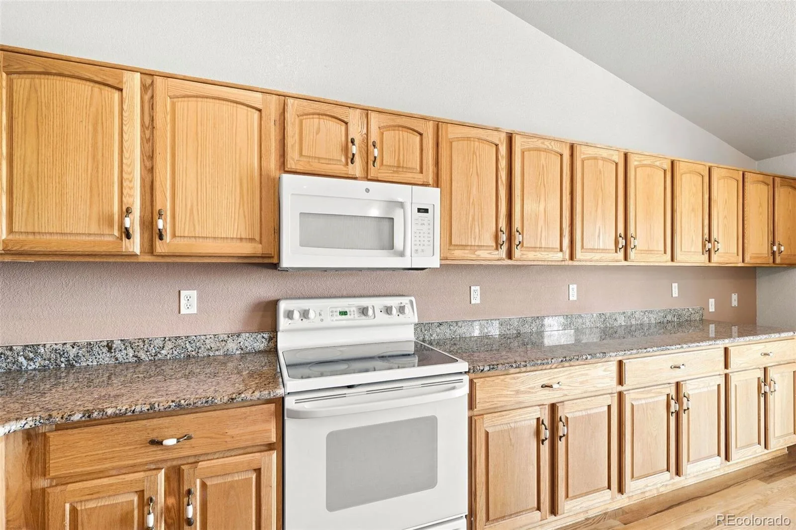 6155 Medford Court Castle Rock CO 80104 | MLS #REC1730077 08122026230612 1600 11