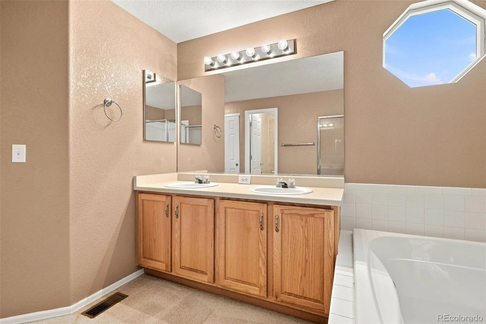 6155 Medford Court Castle Rock CO 80104 | MLS #REC1730077 08122026230612 1600 28
