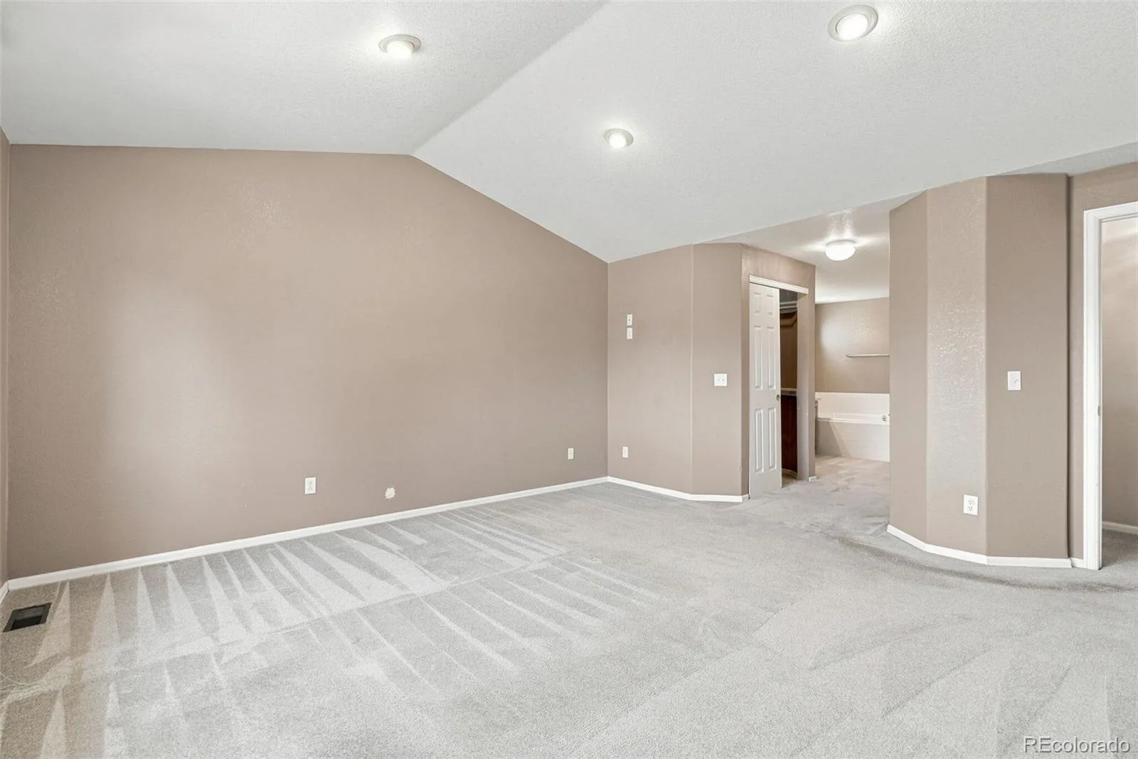 6155 Medford Court Castle Rock CO 80104 | MLS #REC1730077 08122026230612 1600 43