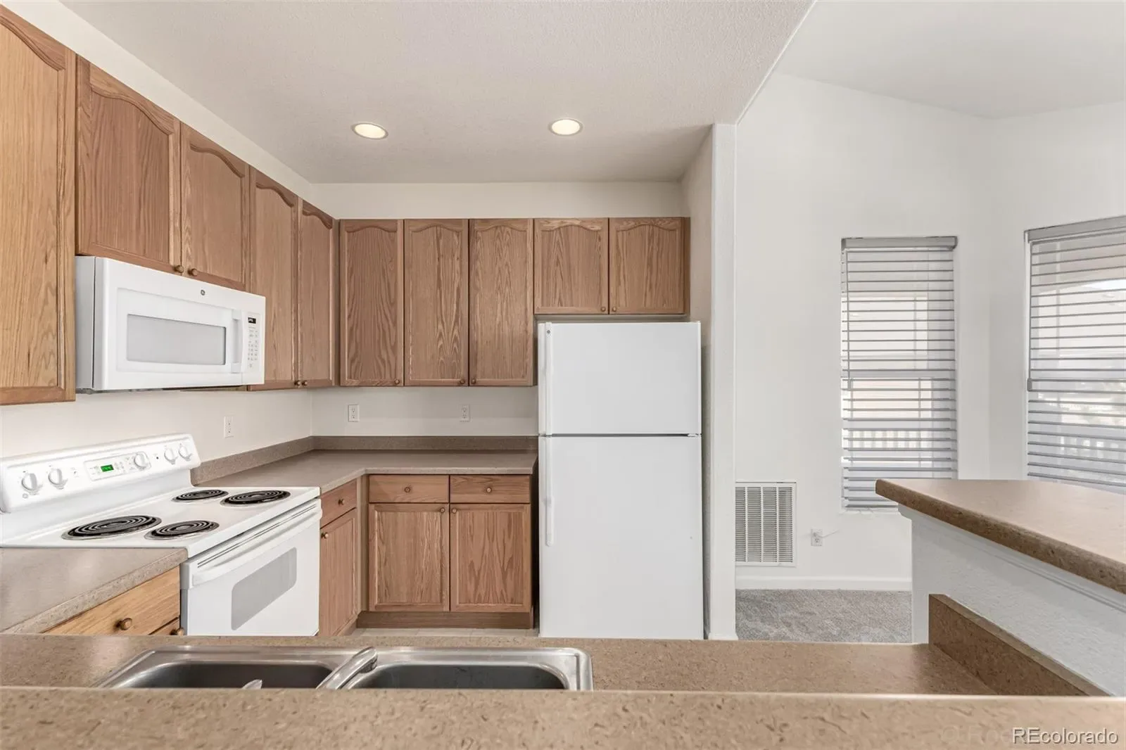 8456 S Hoyt Way #308 Littleton CO 80128 MLS #REC1731016 03212026154900 1600 9