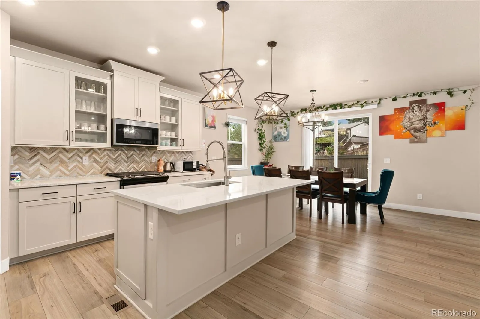 04122026093044 1600 7