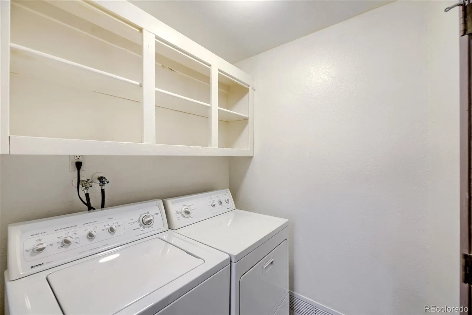 81 Newark Street #D Aurora CO 80012 | MLS #REC1736565 10152026233451 1600 22