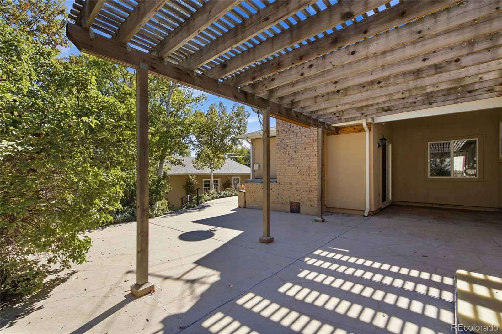 2300 Bell Court Lakewood CO 80215 | MLS #REC1738974 10082026021618 1600 25