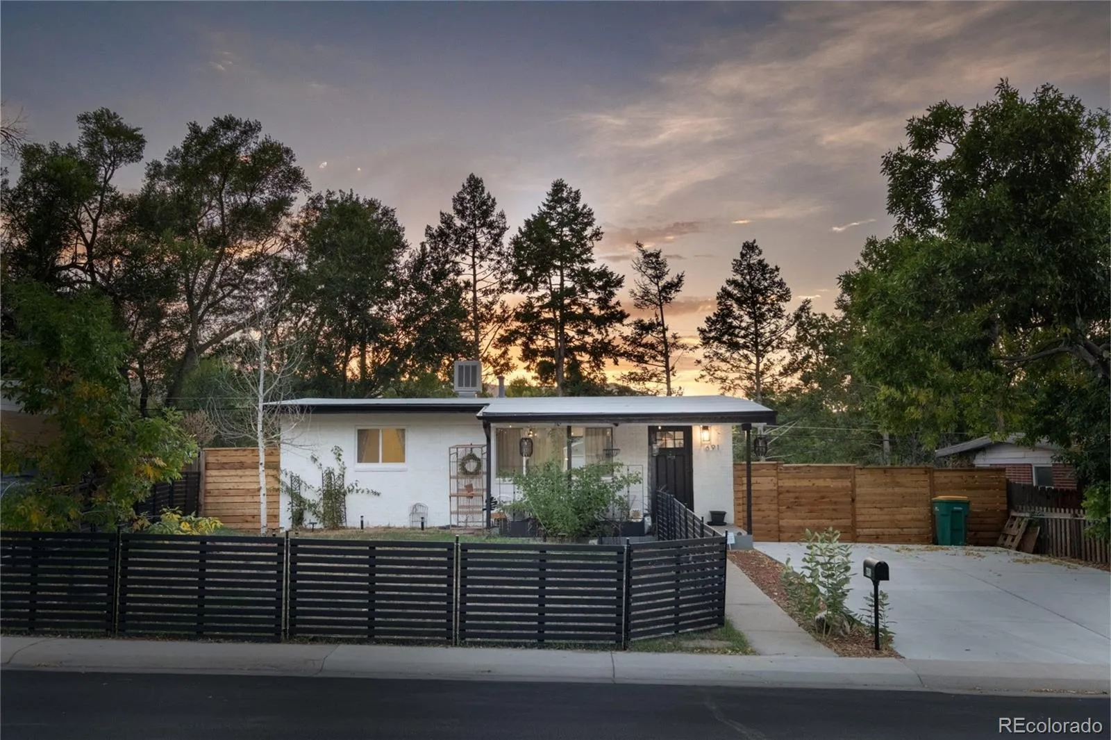 04162026221101 1600 0