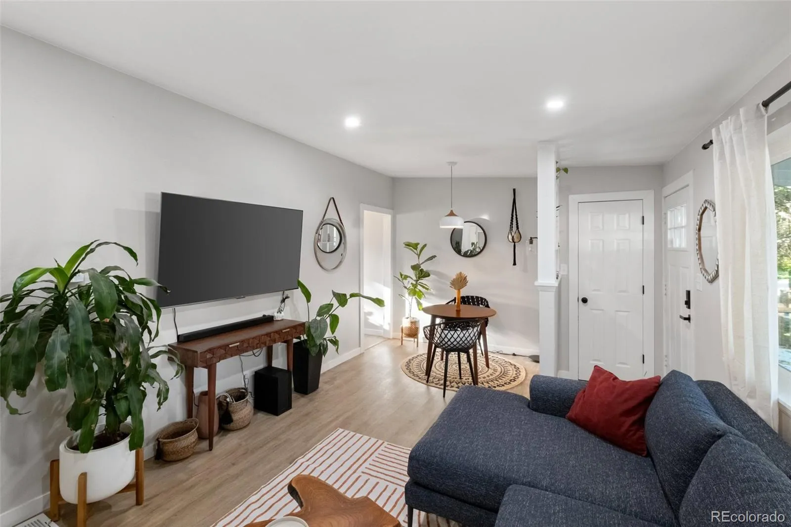 04162026221101 1600 10