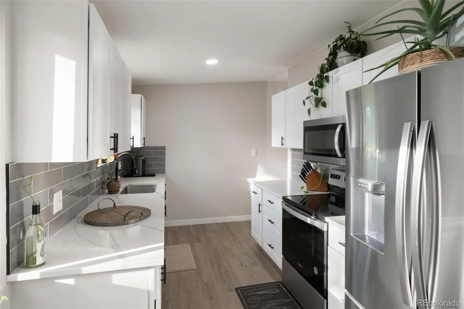 04162026221101 1600 13