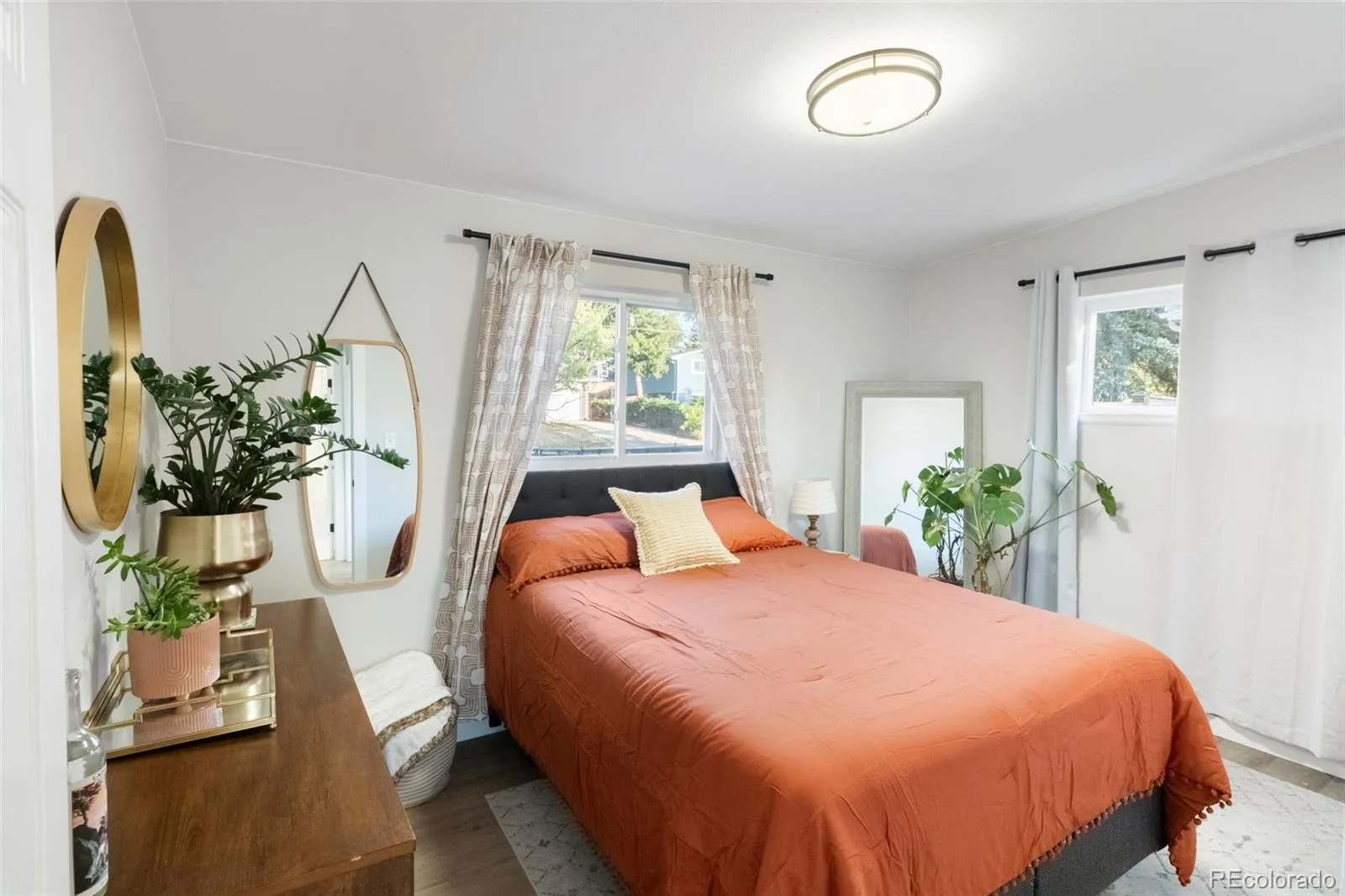 04162026221101 1600 16