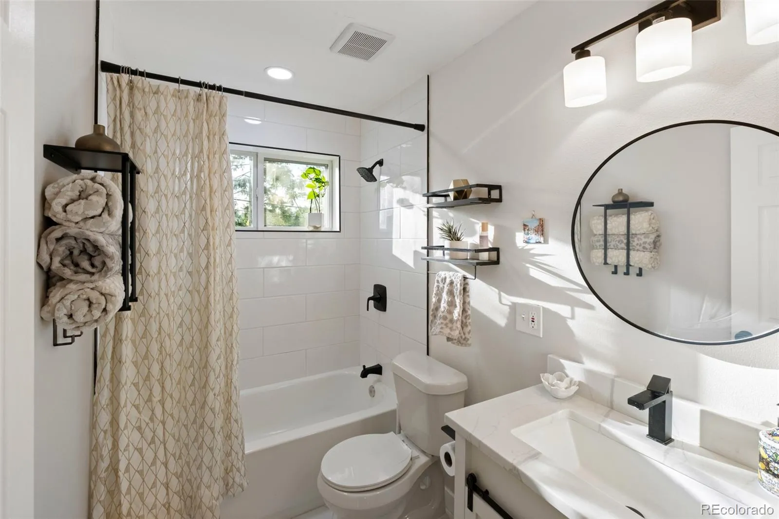 04162026221101 1600 19