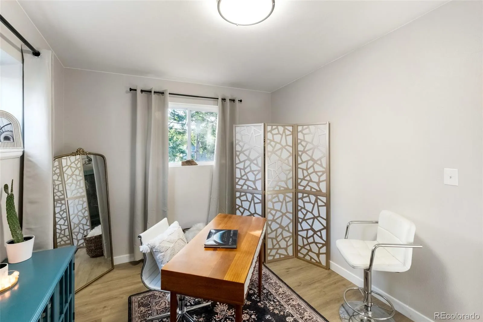 04162026221101 1600 21