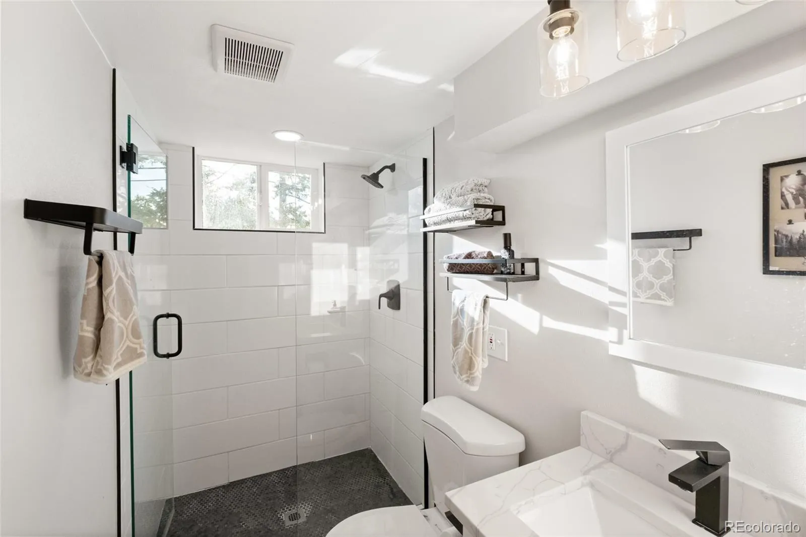 04162026221101 1600 26