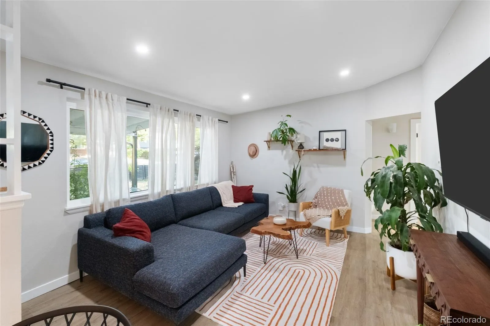 04162026221101 1600 8